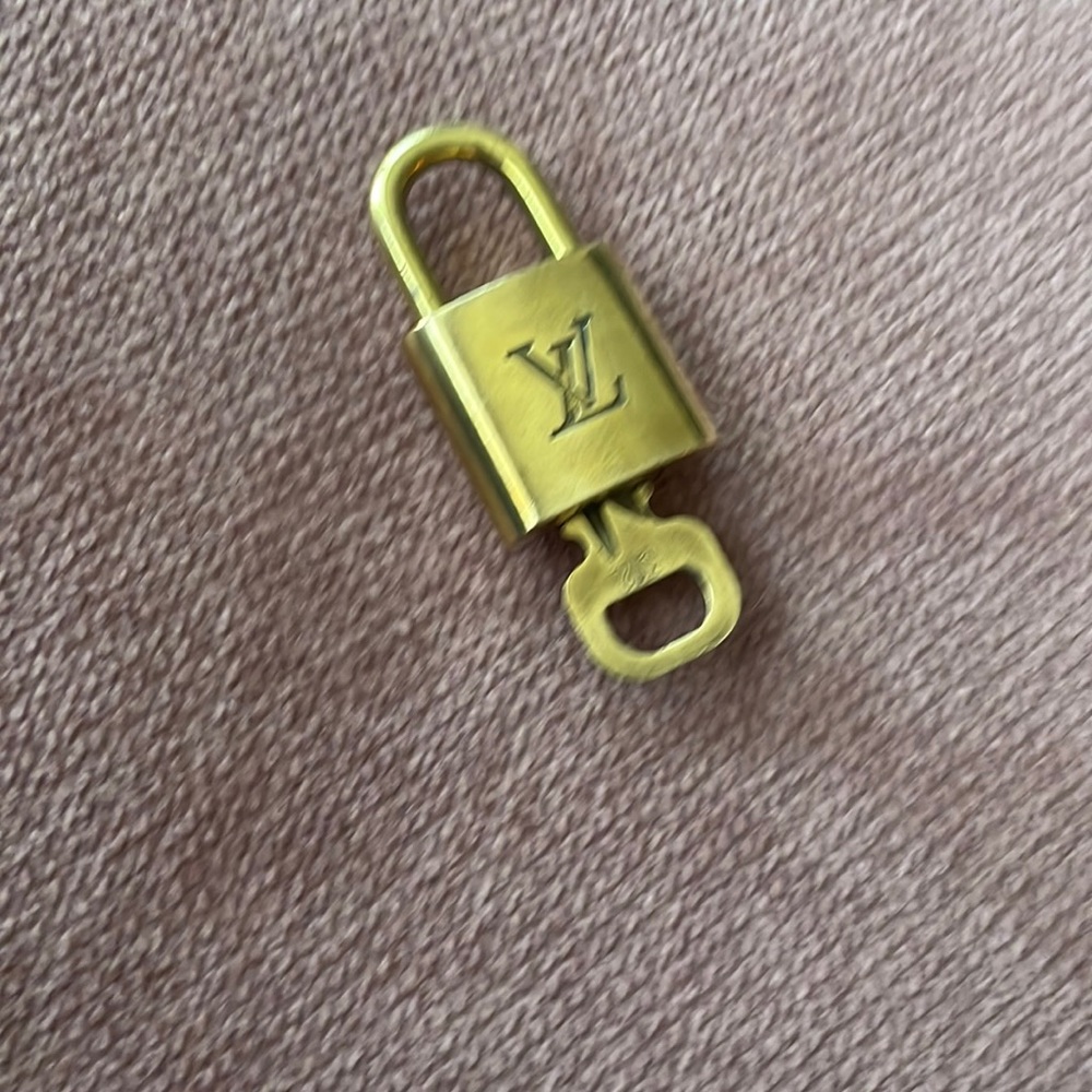 Authentic Louis Vuitton Vintage Padlock Lock & Key Set Brass With Key #312 - Picture 2 of 6